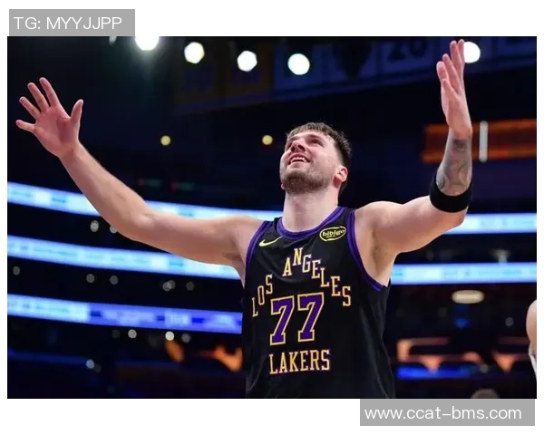 湖人隐藏25岁2米08悍将上位！场均轰30+7夺奖，辅佐三巨子冲冠